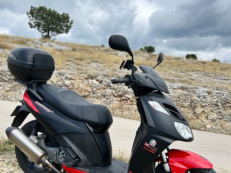 2012 Aprilia SportCity 300, чёрный, 470000 рублей, вид 1