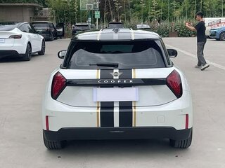 2024 Mini Hatch E IV (F65/F66/J01), белый, 3385000 рублей, вид 5
