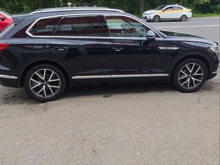 2021 Volkswagen Touareg III, синий, 6550000 рублей, вид 2