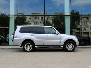 2011 Mitsubishi Pajero IV Рестайлинг 1, серебристый, 2190000 рублей, вид 4