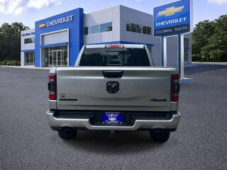 2023 Ram 1500 Crew Cab eTorque V, серебристый, 5754930 рублей, вид 5