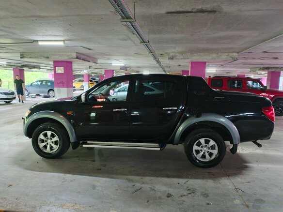 2007 Mitsubishi L200 IV, чёрный - вид 2