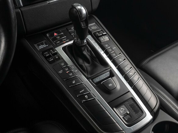 2018 Porsche Macan I, коричневый, 4269000 рублей - вид 16