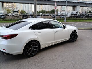 2017 Mazda 6 III (GJ) Рестайлинг, белый, 1970000 рублей, вид 3
