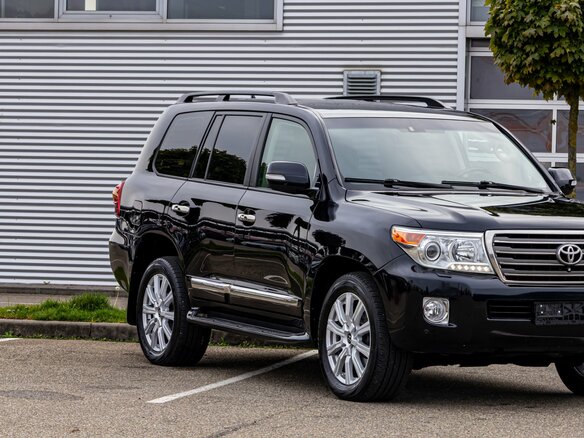 2013 Toyota Land Cruiser 200 Series Рестайлинг 1, чёрный, 2895000 рублей - вид 6