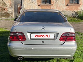 2000 Mercedes-Benz CLK-Класс 200 I (W208) Рестайлинг, серебристый, 300000 рублей, вид 4