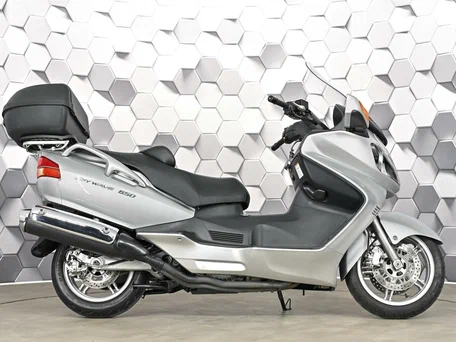 2005 Suzuki Burgman (SkyWave) 650, серебристый, 499000 рублей, вид 3