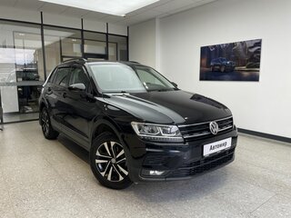 2019 Volkswagen Tiguan II, чёрный, 2330000 рублей, вид 3