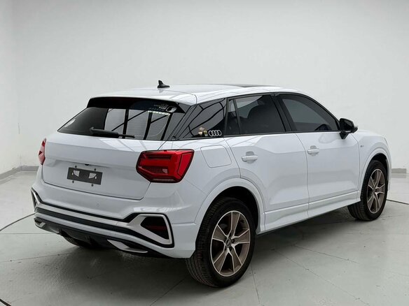 2022 Audi Q2 L 35 TFSI I Рестайлинг, белый, 1578000 рублей - вид 2