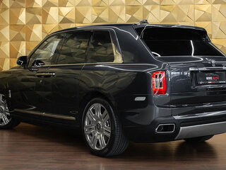 2019 Rolls-Royce Cullinan I (Series I), серый, 33000000 рублей, вид 2