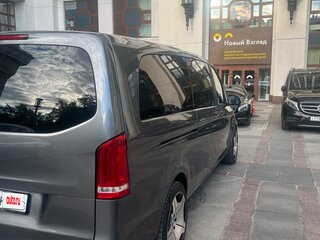 2023 Mercedes-Benz V-Класс Long 300 d длинный III (W447) Рестайлинг, серый, 7600000 рублей, вид 5