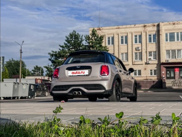 2021 Mini Hatch Cooper S III (F55/F56) Рестайлинг 2, серый, 2500000 рублей - вид 17