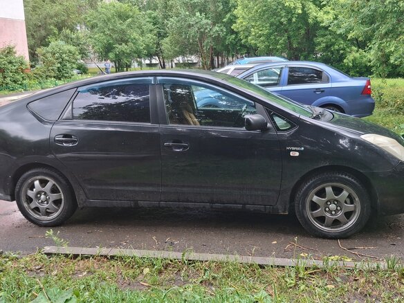 2008 Toyota Prius II Рестайлинг (XW20), чёрный, 575000 рублей - вид 3