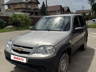 2017 Chevrolet Niva I Рестайлинг, серый, 780000 рублей, вид 1