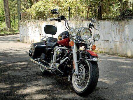 2010 Harley-Davidson Road Glide, красный, 950000 рублей, вид 4