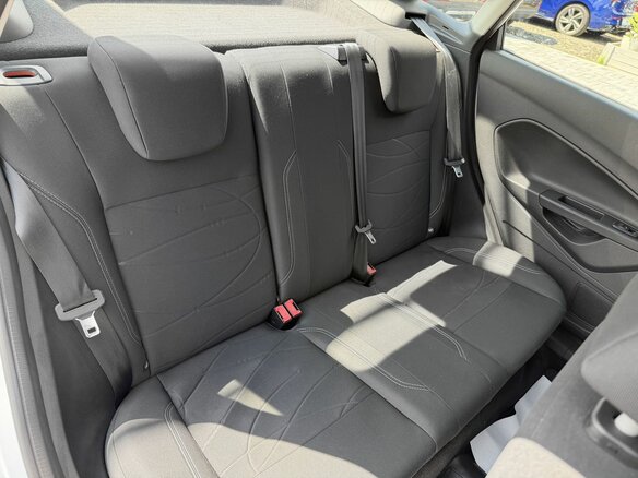 2015 Ford Fiesta Mk6 Рестайлинг, белый, 845000 рублей - вид 11