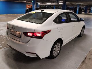 2019 Hyundai Solaris II, белый, 650000 рублей, вид 3