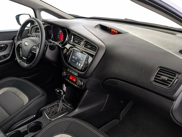 2018 Kia Ceed II Рестайлинг, белый - вид 12
