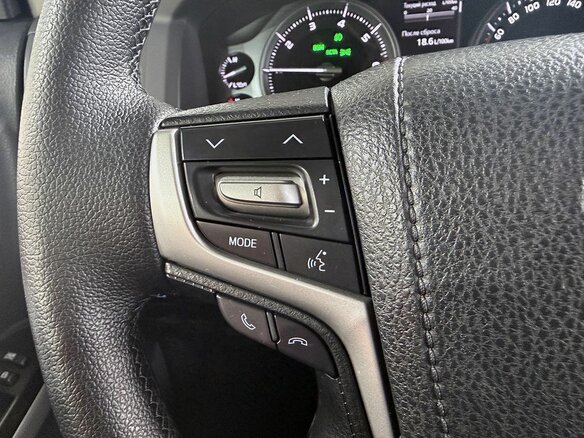 2015 Toyota Land Cruiser 200 Series Рестайлинг 2, белый - вид 15