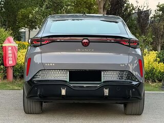 2025 Volkswagen ID.Unyx 06 80.2 kWh I, серый, 3940000 рублей, вид 4