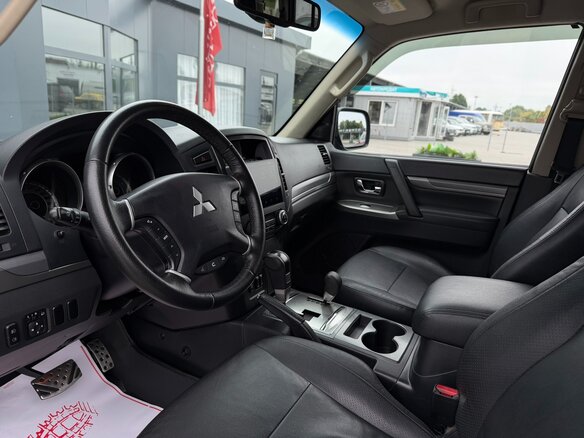 2014 Mitsubishi Pajero IV Рестайлинг 1, чёрный - вид 6