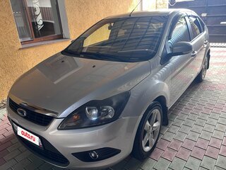 2010 Ford Focus II Рестайлинг, серебристый, 685000 рублей, вид 3