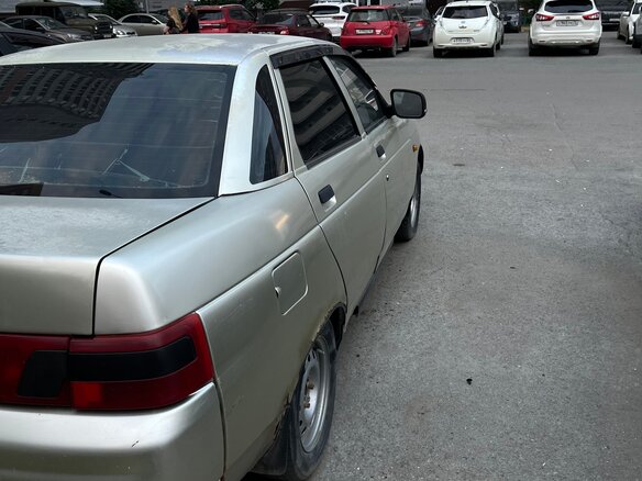 2006 Lada (ВАЗ) 2110, серебристый, 140000 рублей - вид 8