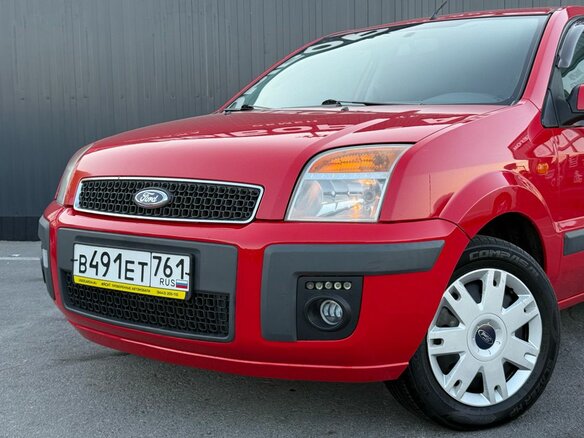 2007 Ford Fusion I Рестайлинг, красный, 460000 рублей - вид 5