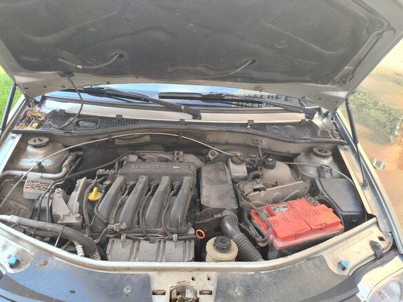 2011 Renault Logan I Рестайлинг, бежевый - вид 1