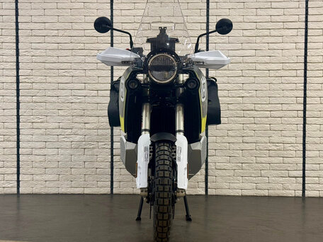 2026 Husqvarna Norden 901, серый, 1800000 рублей, вид 2