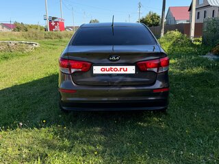 2015 Kia Rio III Рестайлинг, коричневый, 900000 рублей, вид 4