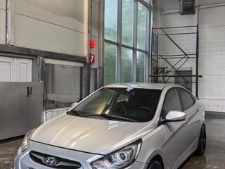 2011 Hyundai Solaris I, серебристый, 750000 рублей, вид 1