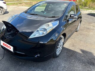 2013 Nissan Leaf (EM57) I (ZE0/AZE0), чёрный, 750000 рублей, вид 1