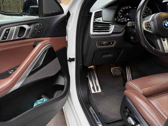 2021 BMW X6 40d III (G06), белый, 6200000 рублей - вид 26