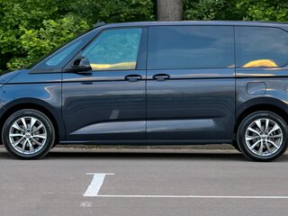 2022 Volkswagen Multivan T7, синий, 5250000 рублей, вид 4