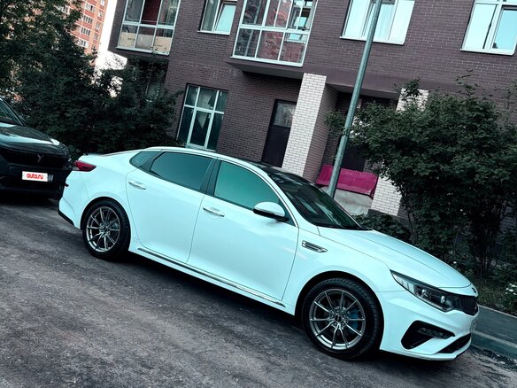 2019 Kia Optima IV Рестайлинг, белый, 1850000 рублей - вид 7