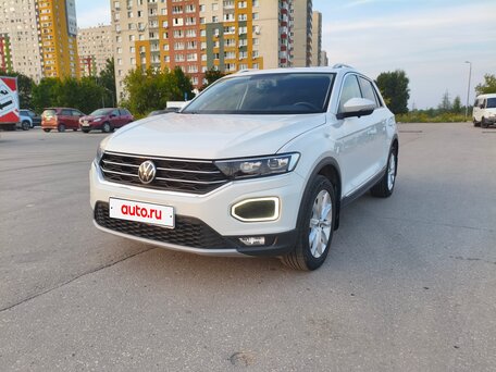 2022 Volkswagen T-Roc I (China Market), белый, 2700000 рублей, вид 2