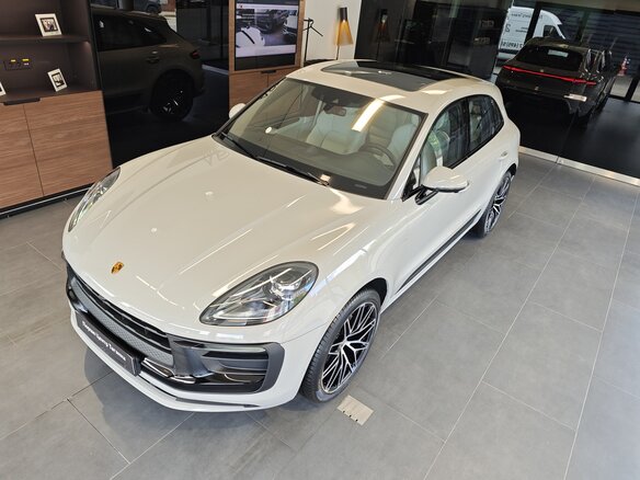 2025 Porsche Macan I Рестайлинг 2, серый, 13940000 рублей - вид 5