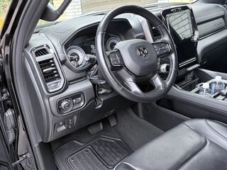 2022 Ram 1500 Quad Cab V, чёрный, 7000000 рублей, вид 4