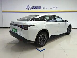 2026 Toyota bZ3, белый, 2393033 рублей, вид 4
