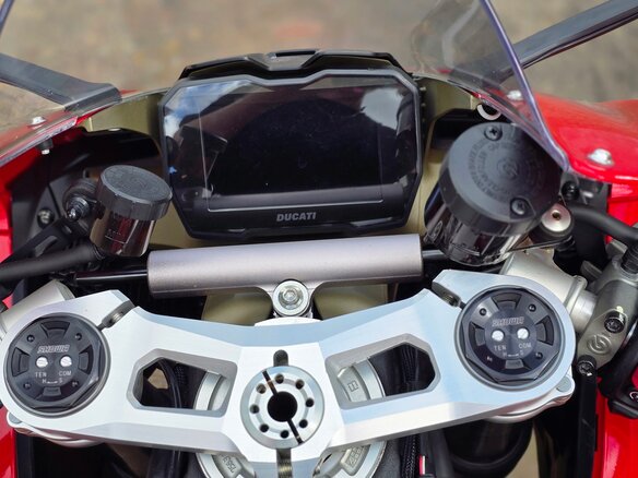 2023 Ducati Panigale V4, красный, 2280000 рублей - вид 15