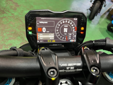 2023 Ducati Streetfighter V4 SP, чёрный, 2200000 рублей, вид 3