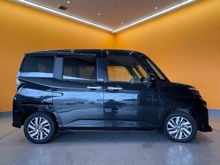 2022 Toyota Roomy I Рестайлинг, белый, 950084 рублей, вид 5