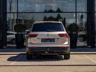 2019 Volkswagen Tiguan II, бежевый, 2015000 рублей, вид 5