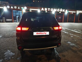 2015 Mitsubishi Outlander III Рестайлинг, коричневый, 1700000 рублей, вид 4