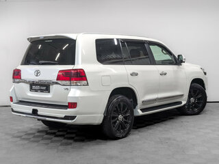 2020 Toyota Land Cruiser 200 Series Рестайлинг 2, белый, 7400000 рублей, вид 5