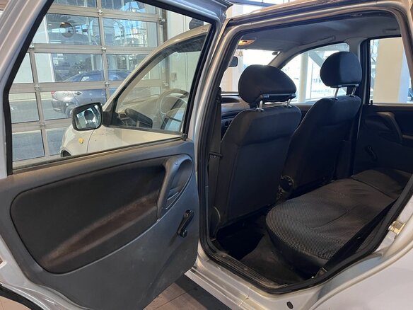 2012 Lada (ВАЗ) Kalina I, серебристый, 280000 рублей - вид 20