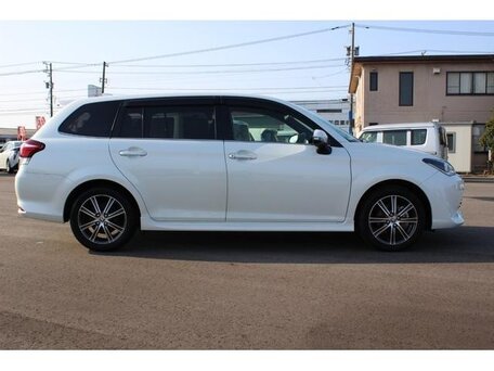 2018 Toyota Corolla Fielder XI (E160, E170) Рестайлинг 2, белый, 1085000 рублей, вид 4