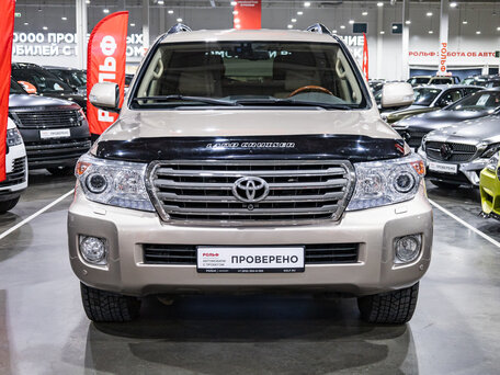 2012 Toyota Land Cruiser 200 Series Рестайлинг 1, золотистый, 3399000 рублей, вид 3
