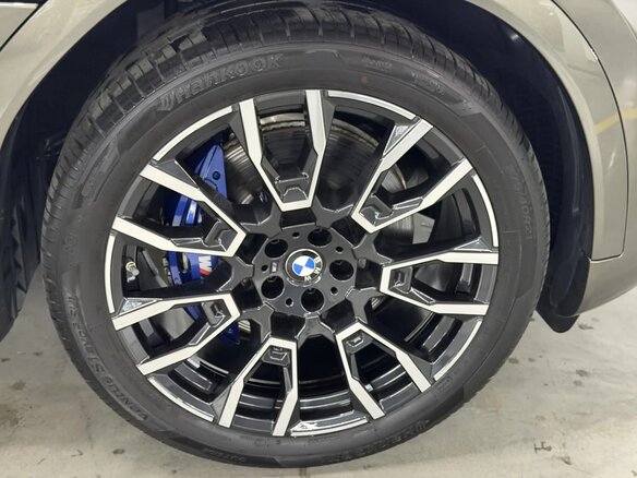 2025 BMW X6 40i III (G06) Рестайлинг, серый, 15850000 рублей - вид 25